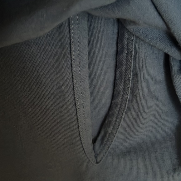 Dax and Coe blue Small maternity top - Picture 6 of 6